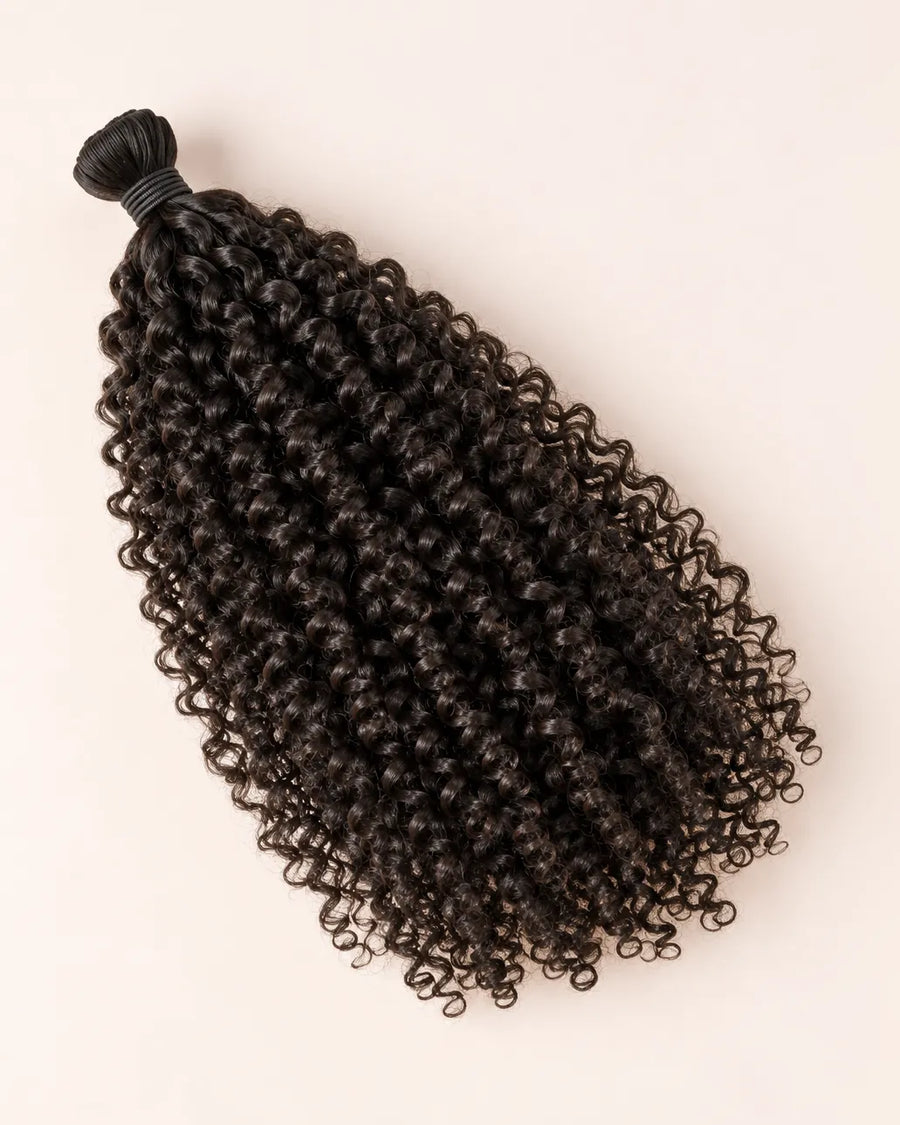Tombé et volume · Kinky Curly (Afro Curl)